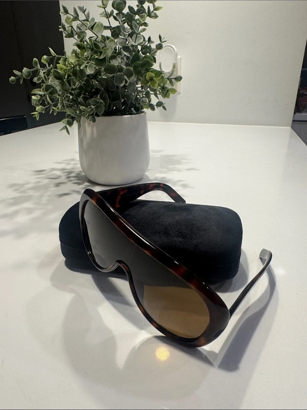 Tortoiseshell Shield Sunglasses - Brown Lenses